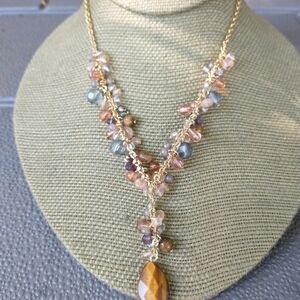 Women's avon gold tone bead chain necklace.